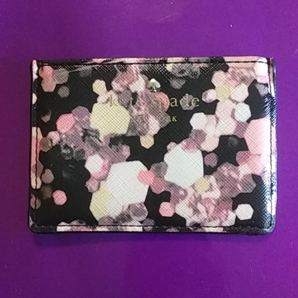 ID Holder - Picture 1 of 2